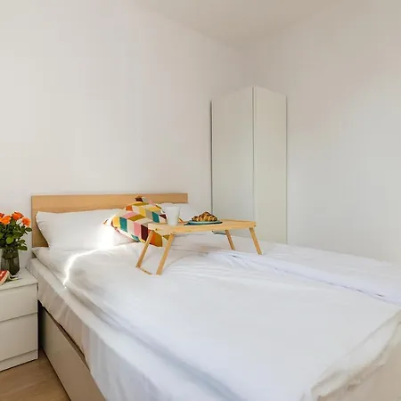 Shortstaypoland Piekarska Warsaw Exterior photo